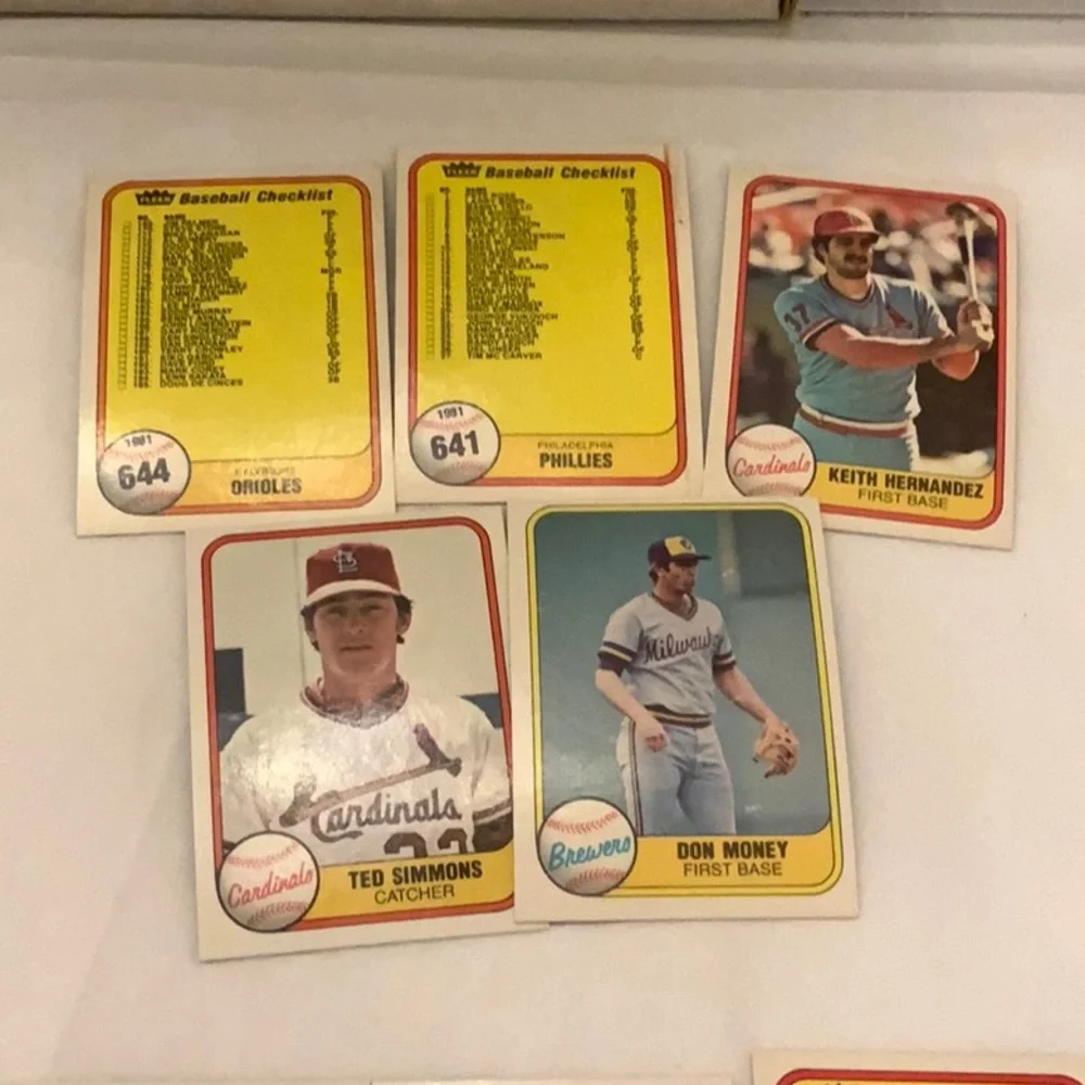 Bundle of Baseball Cards Lot 219